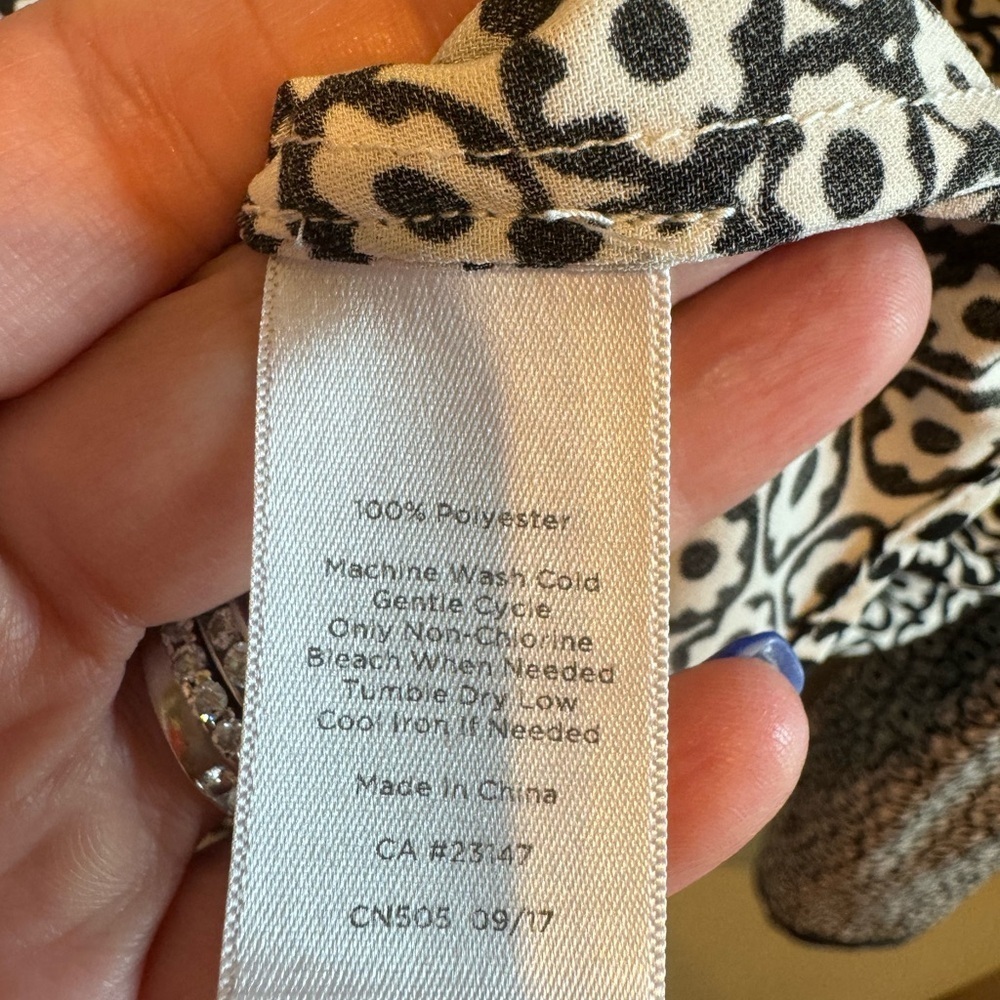 Talbots Long Sleeve Black White Floral Tie Button Down Blouse Sz L - Picture 7 of 12